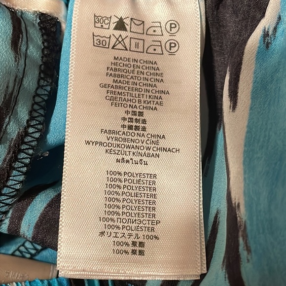 •MICHAEL MICHAEL KORS•BLUE/BLACK/WHITE ABSTRACT SUMMER SHORTS SIZE SMALL - Picture 9 of 10